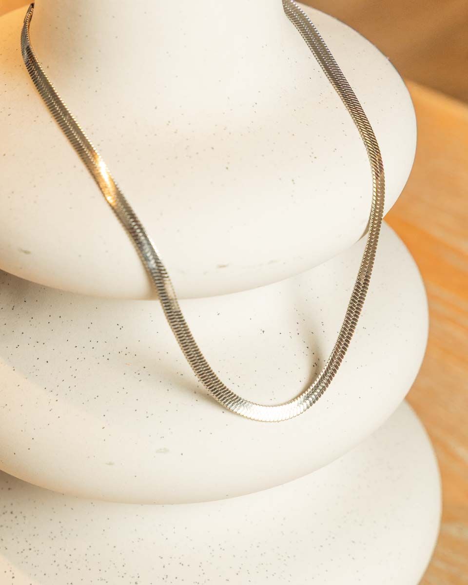 SILVER FLOW NECKLACE