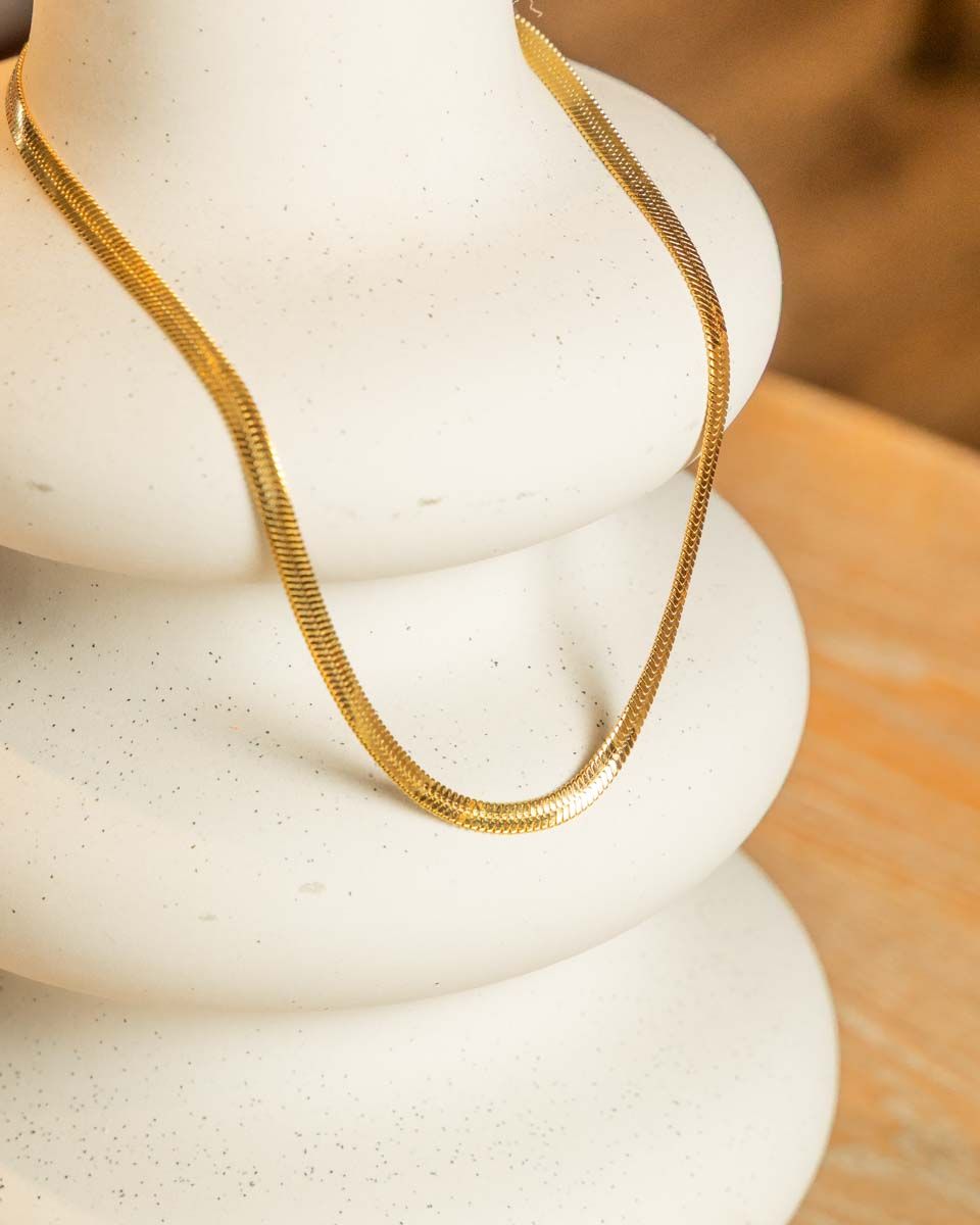 GOLDEN FLOW NECKLACE