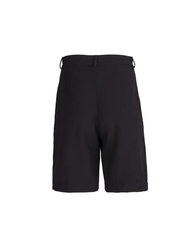 BLACK TAILORED BERMUDA
